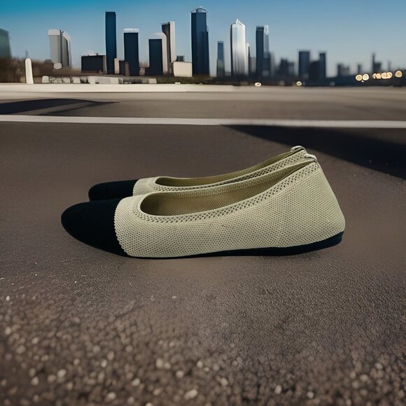 MIA Shoes Womens Size 7.5 M Beige Black Alyssa Slip On Comfort Flats Loafers - Picture 2 of 11